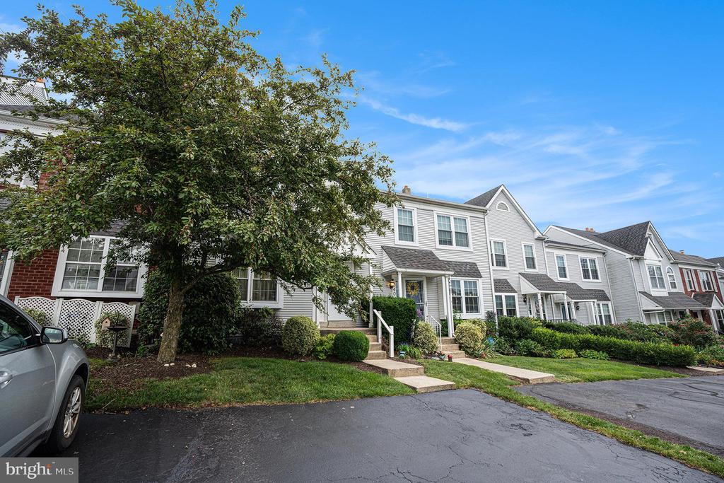 1042 RAFTER RD