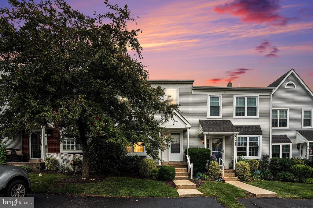 1042 RAFTER RD