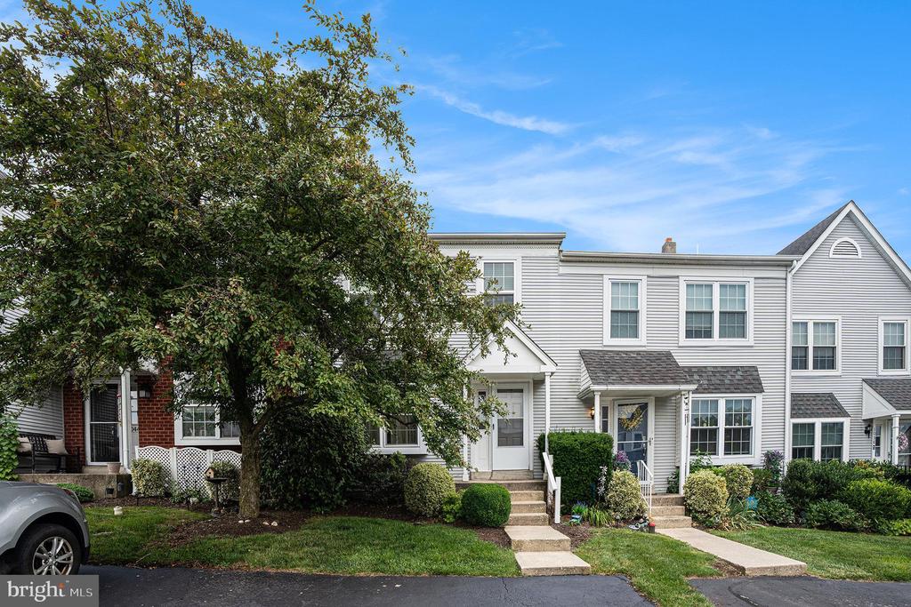 1042 RAFTER RD