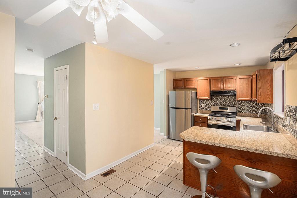 1042 RAFTER RD