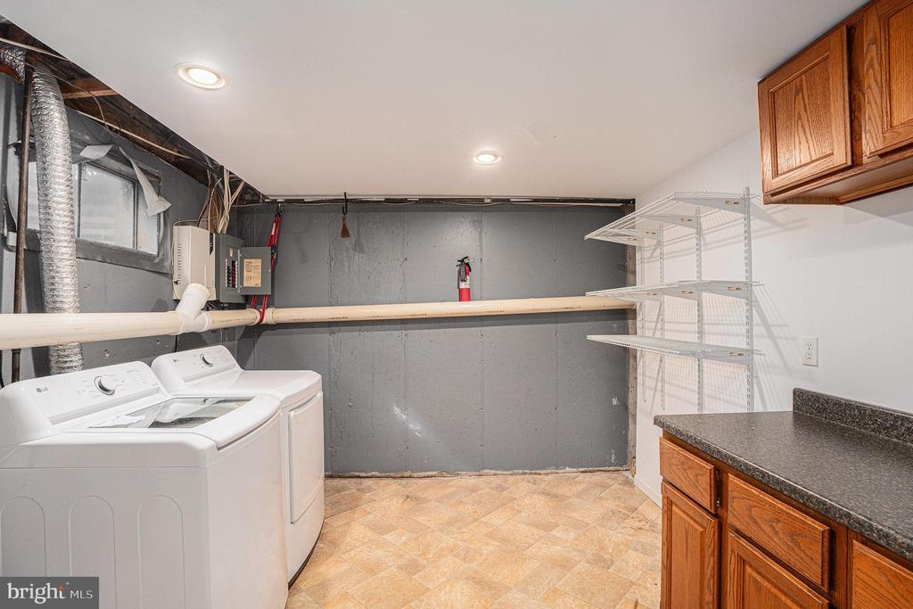 1042 RAFTER RD