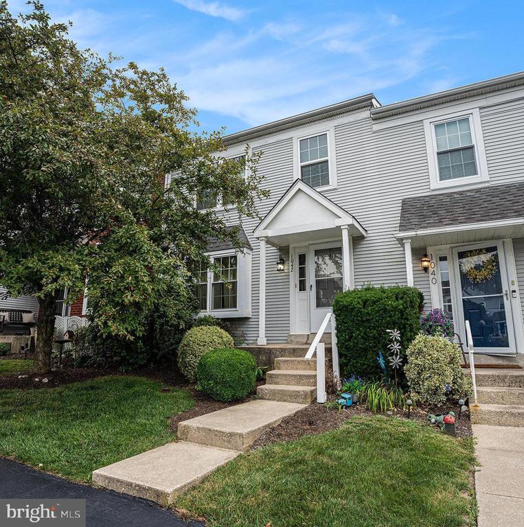 1042 RAFTER RD