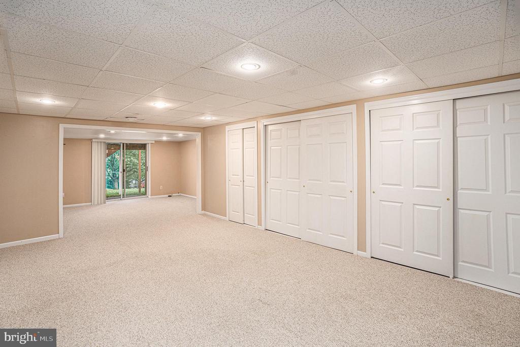 1042 RAFTER RD