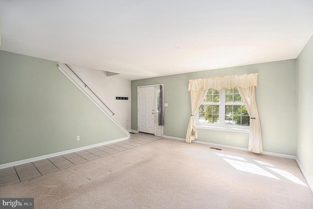 1042 RAFTER RD