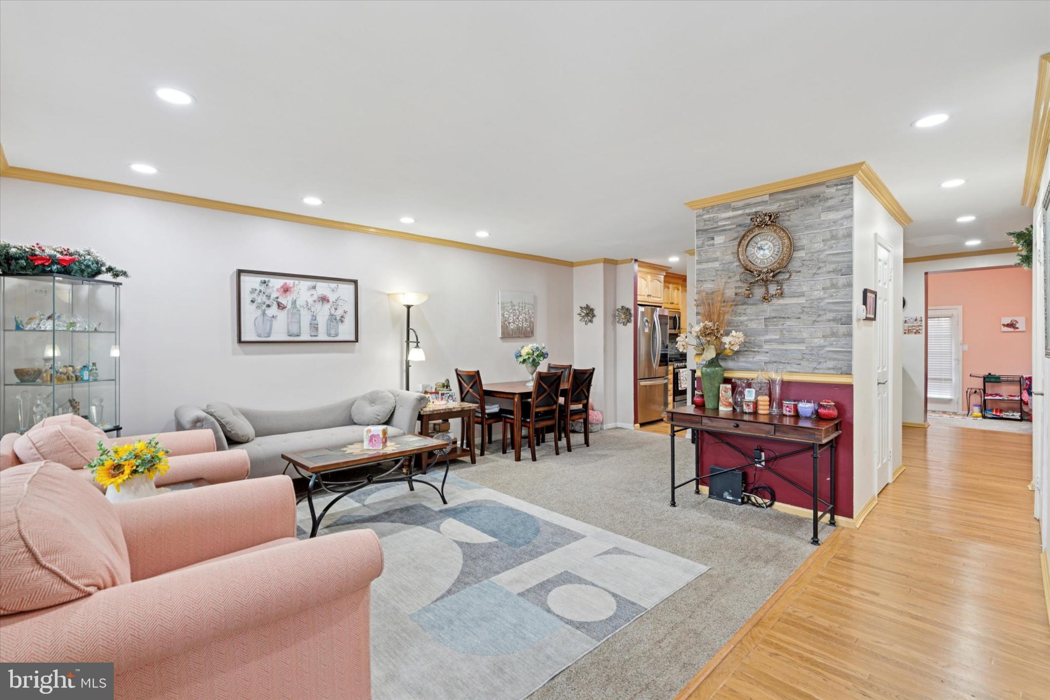 509 CAROUSEL CIRCLE
