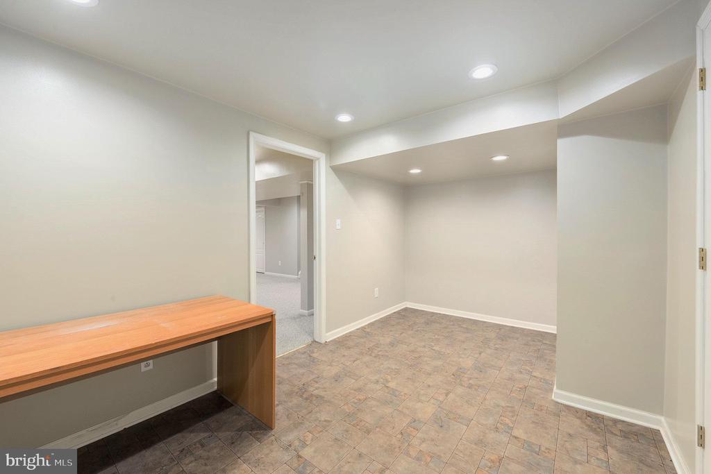 131 GLENEAGLES DRIVE