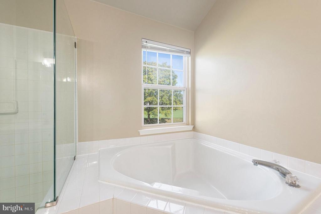 131 GLENEAGLES DRIVE