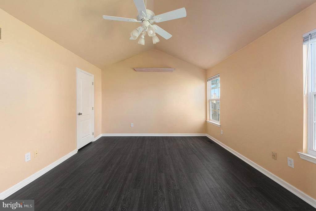131 GLENEAGLES DRIVE