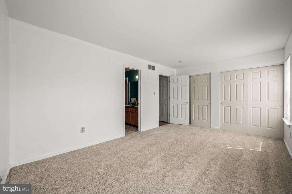 218 PARKVIEW DRIVE
