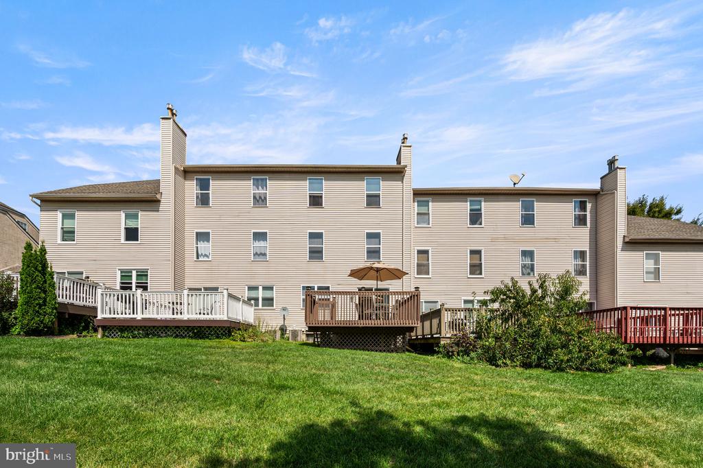 218 PARKVIEW DRIVE