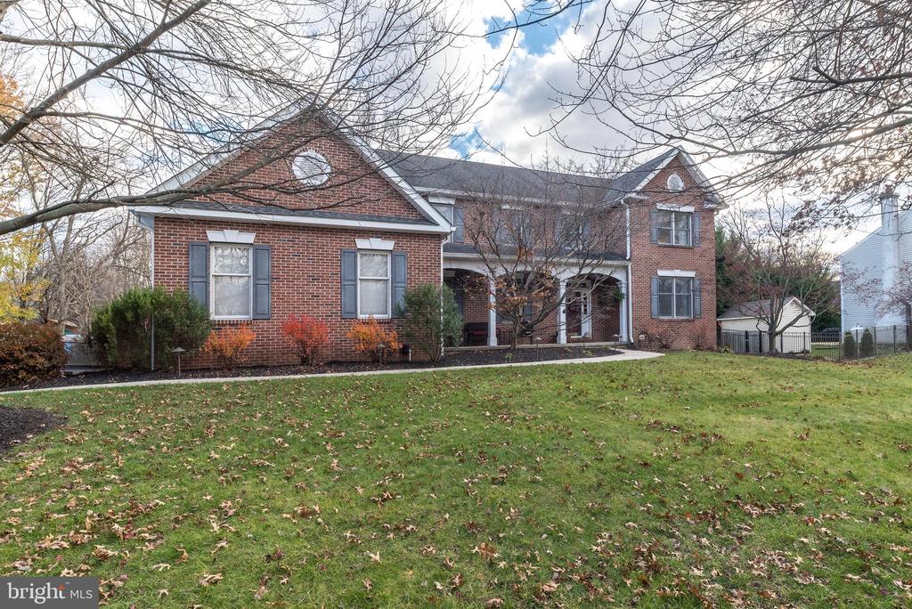 141 WENTWORTH DRIVE
