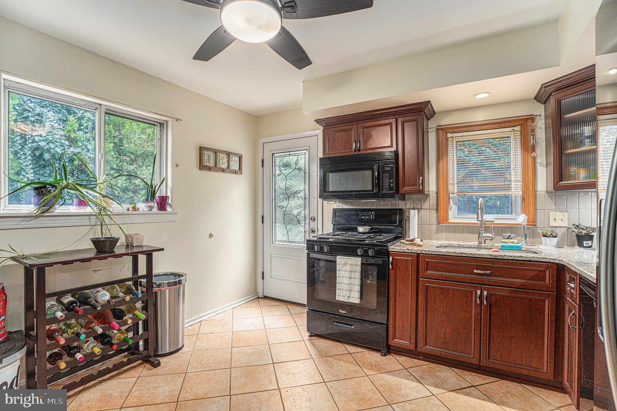 1585 EDGEWOOD AVENUE