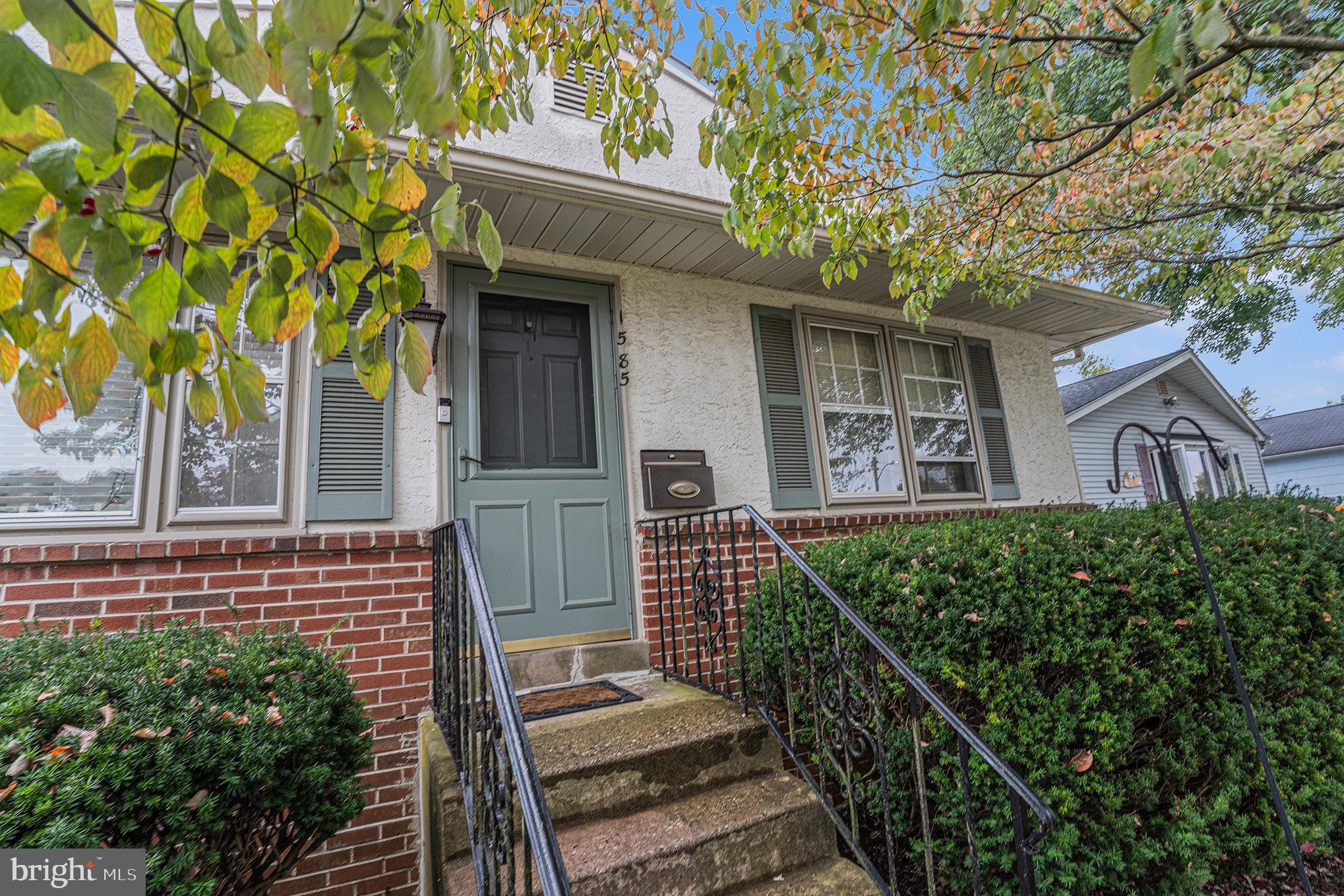 1585 EDGEWOOD AVENUE