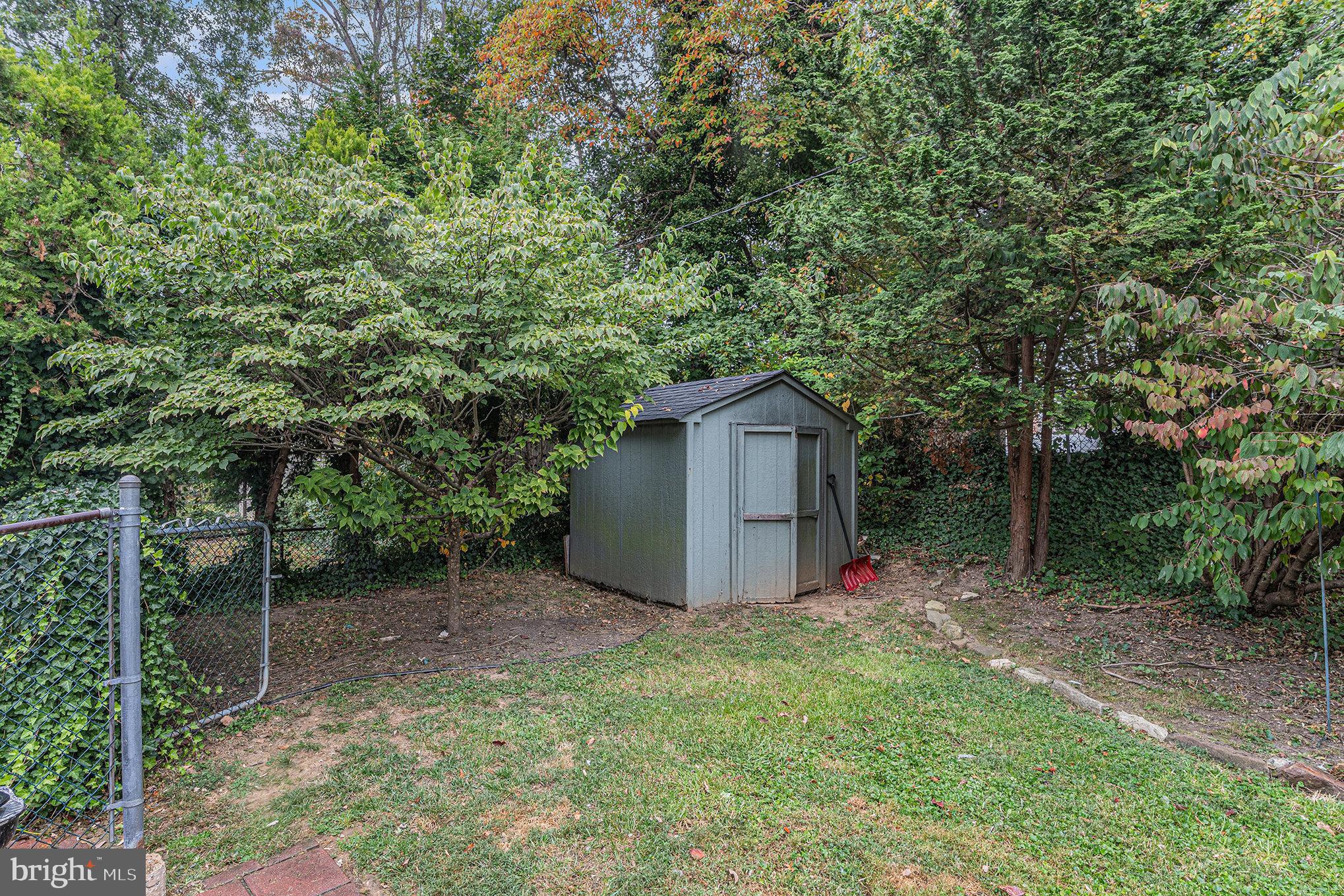 1585 EDGEWOOD AVENUE