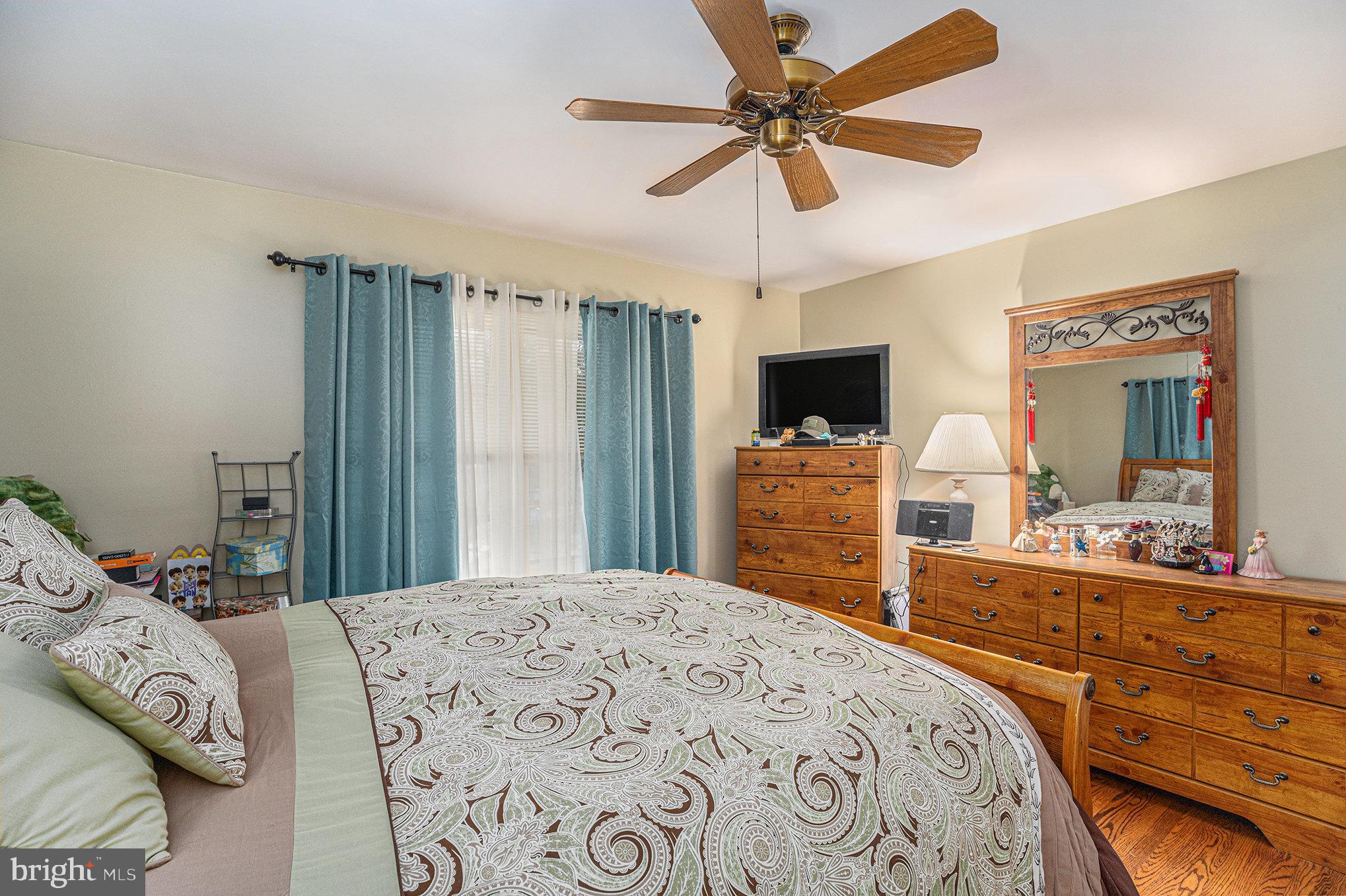 1585 EDGEWOOD AVENUE