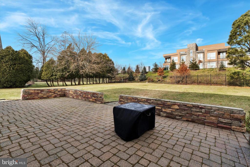 14 VILLA DRIVE