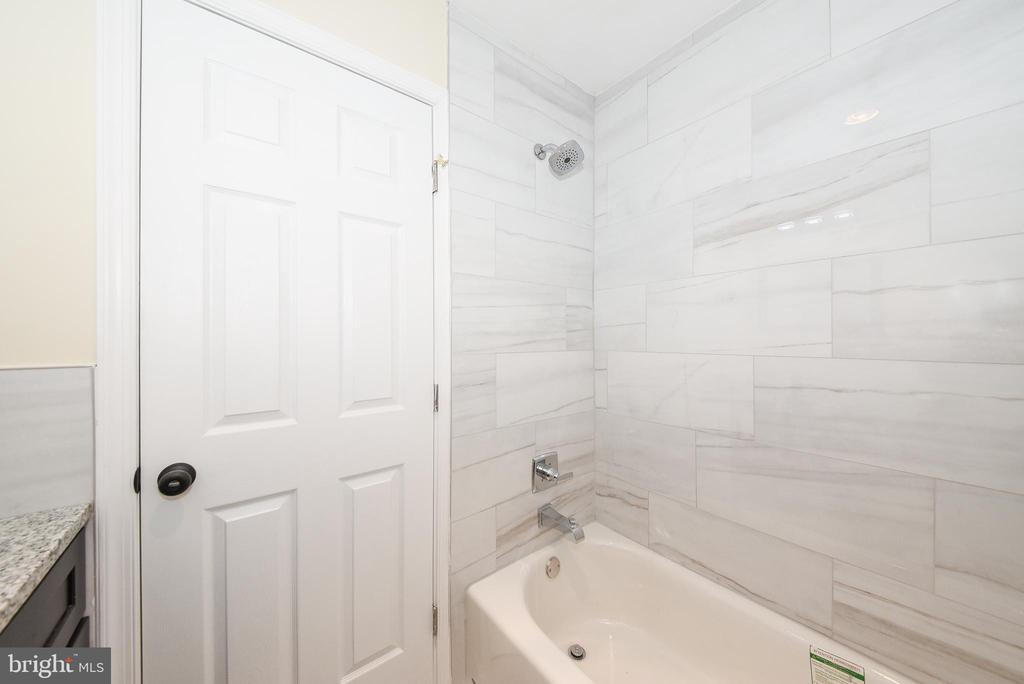 2104-2 WHITPAIN HILLS