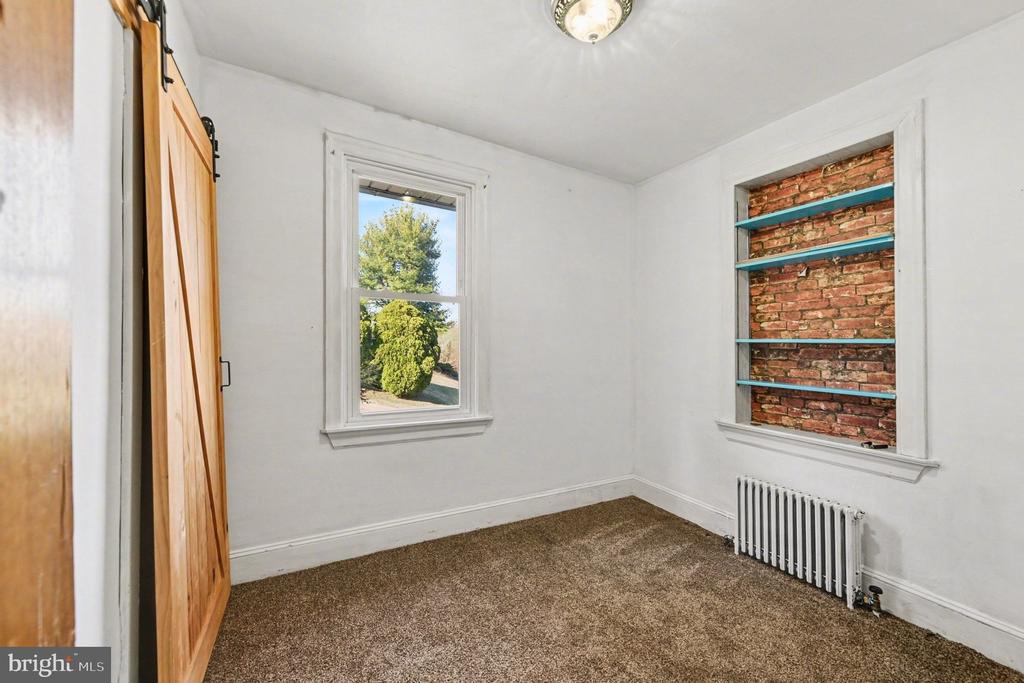 939 GRAVEL PIKE