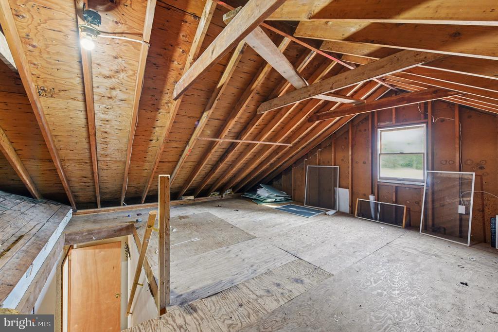 939 GRAVEL PIKE