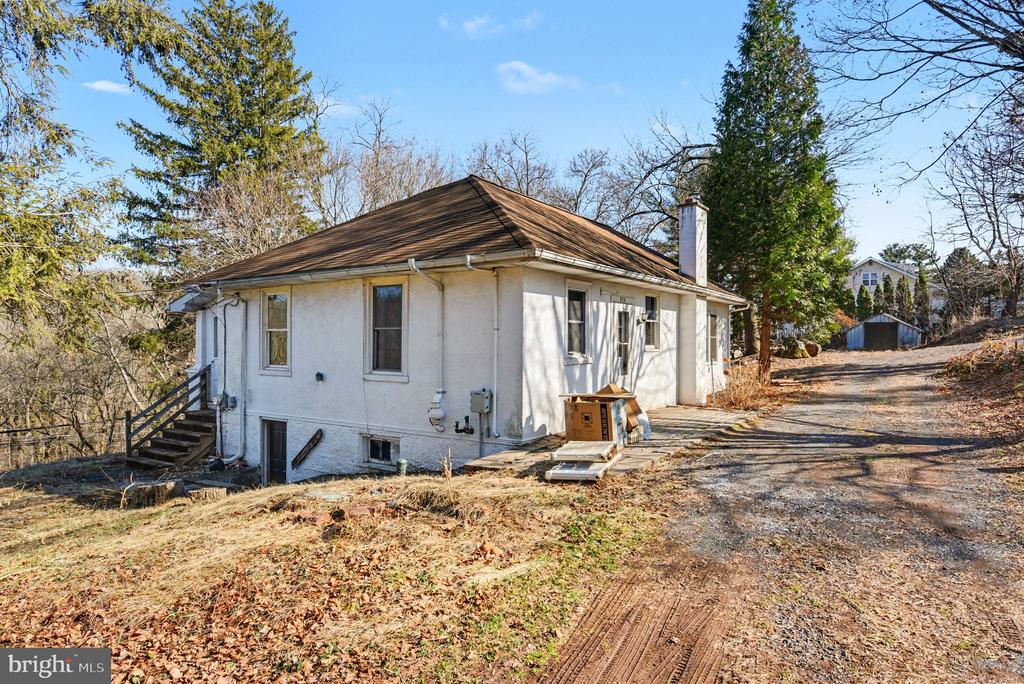 939 GRAVEL PIKE