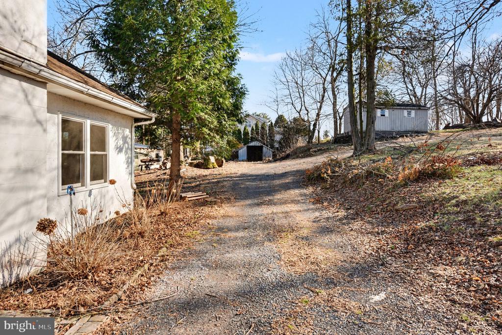 939 GRAVEL PIKE