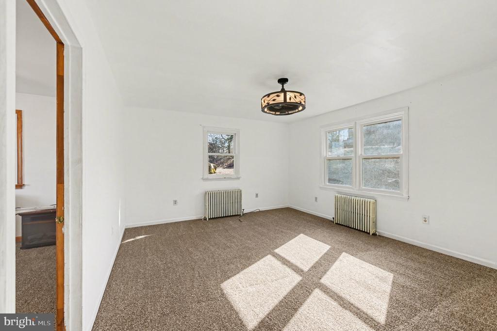 939 GRAVEL PIKE