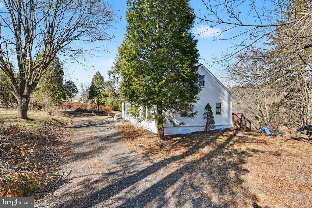 939 GRAVEL PIKE