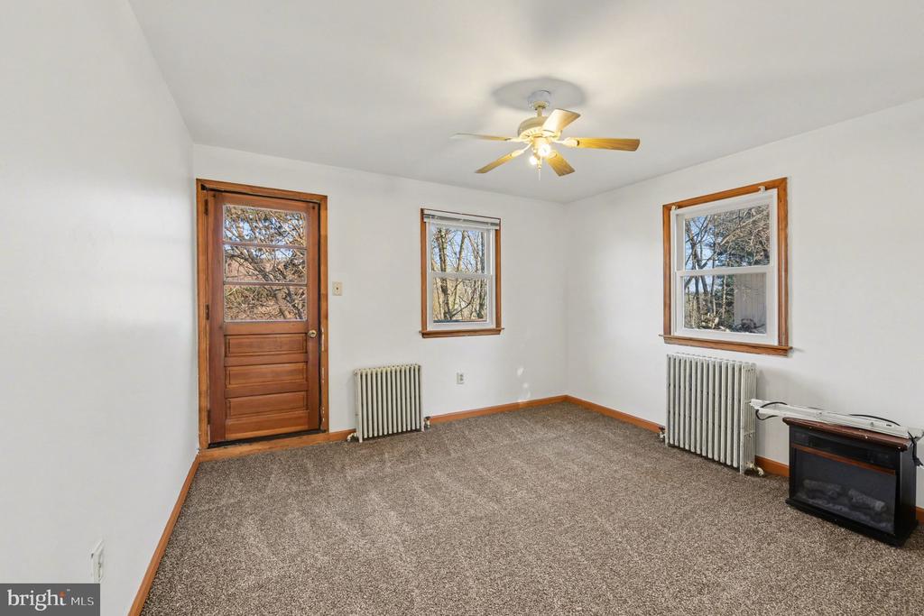 939 GRAVEL PIKE