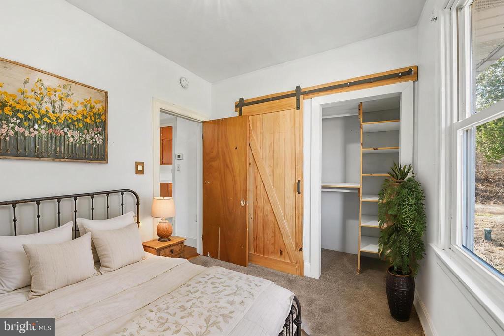 939 GRAVEL PIKE