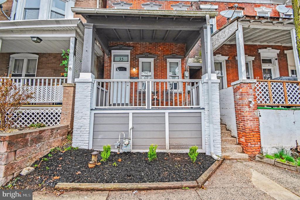 35 E 2ND STREET