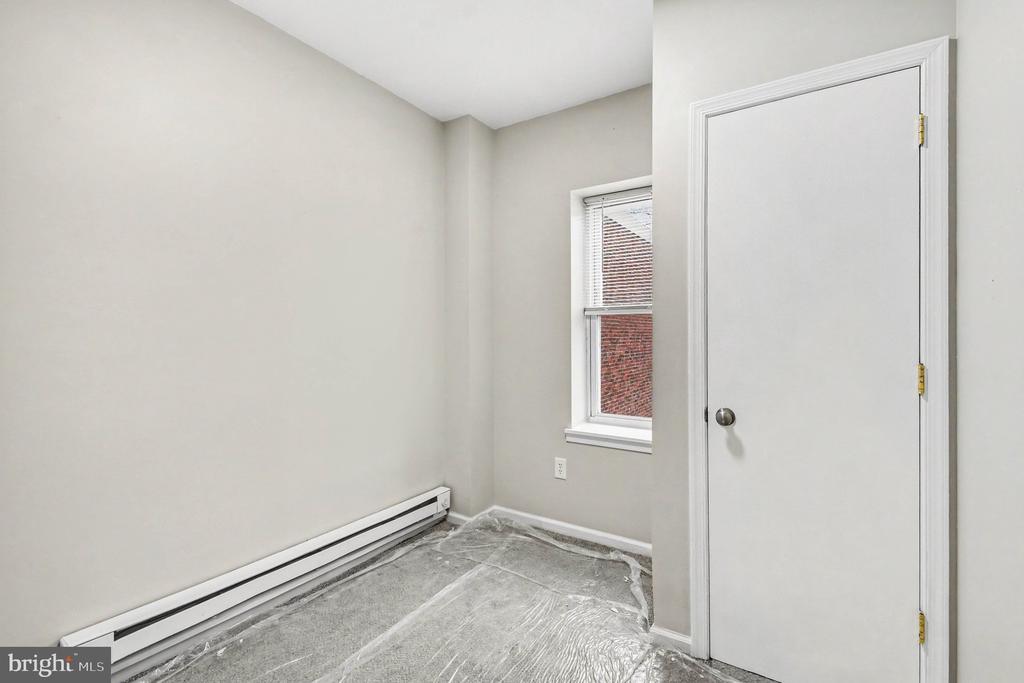 35 E 2ND STREET