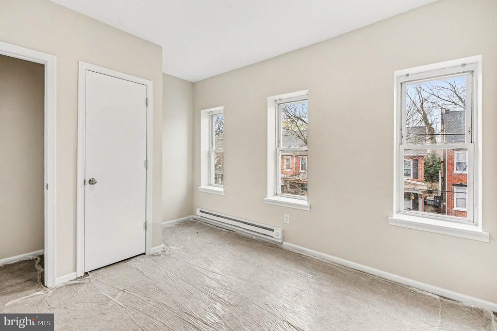 35 E 2ND STREET