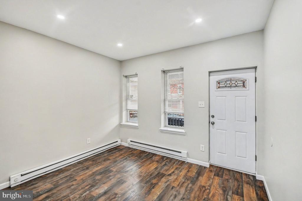 35 E 2ND STREET