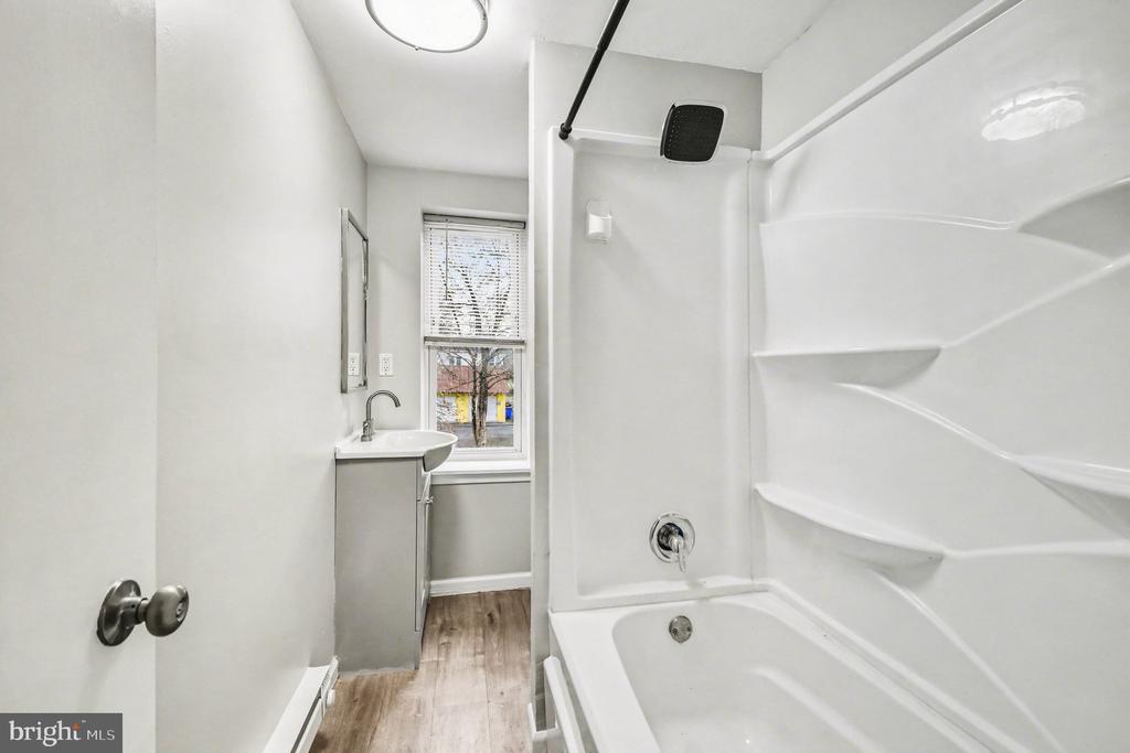 35 E 2ND STREET