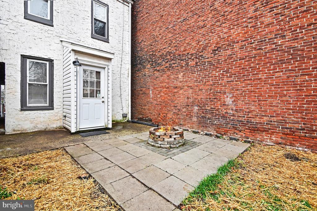 35 E 2ND STREET