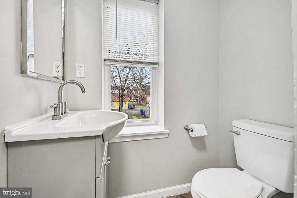 35 E 2ND STREET