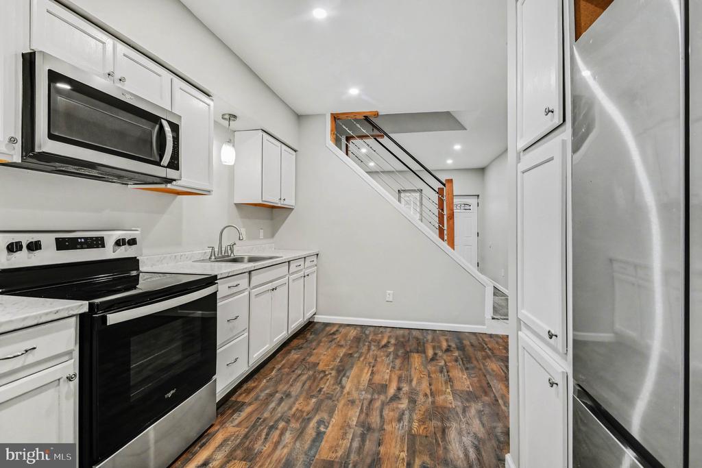 35 E 2ND STREET