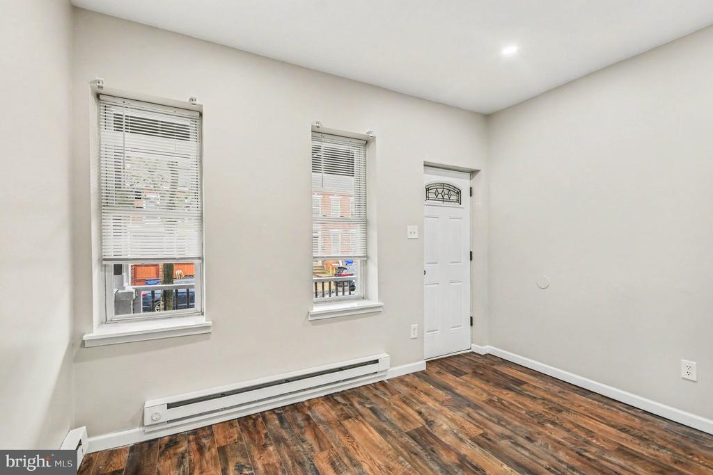 35 E 2ND STREET