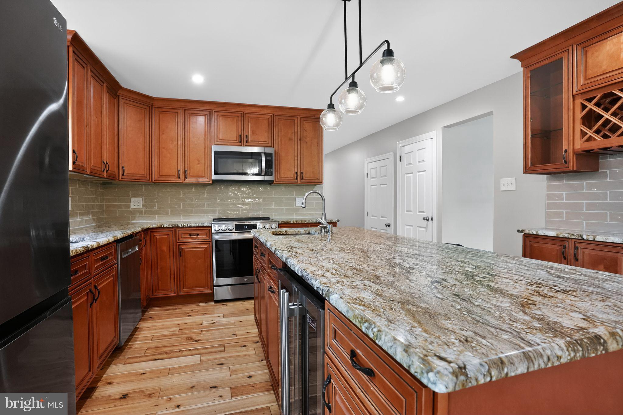 1210 HUNTER HILL DRIVE