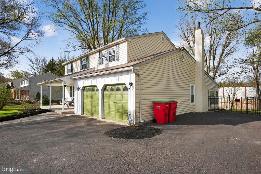 1210 HUNTER HILL DRIVE