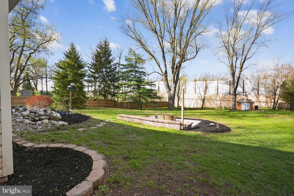 1210 HUNTER HILL DRIVE