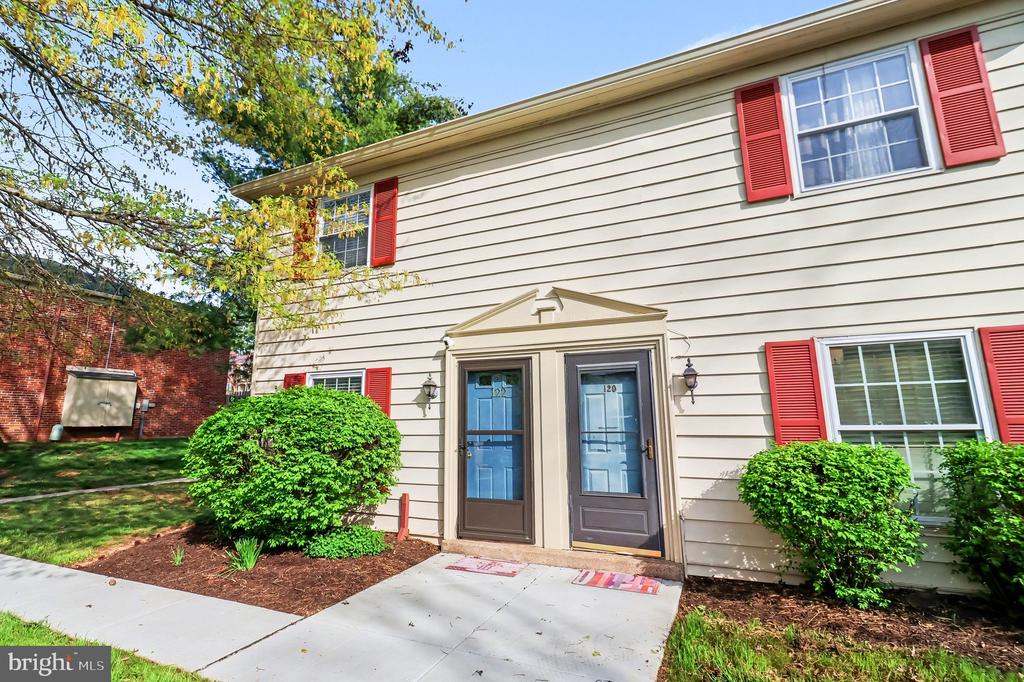 122 WELLINGTON TERRACE 10-A