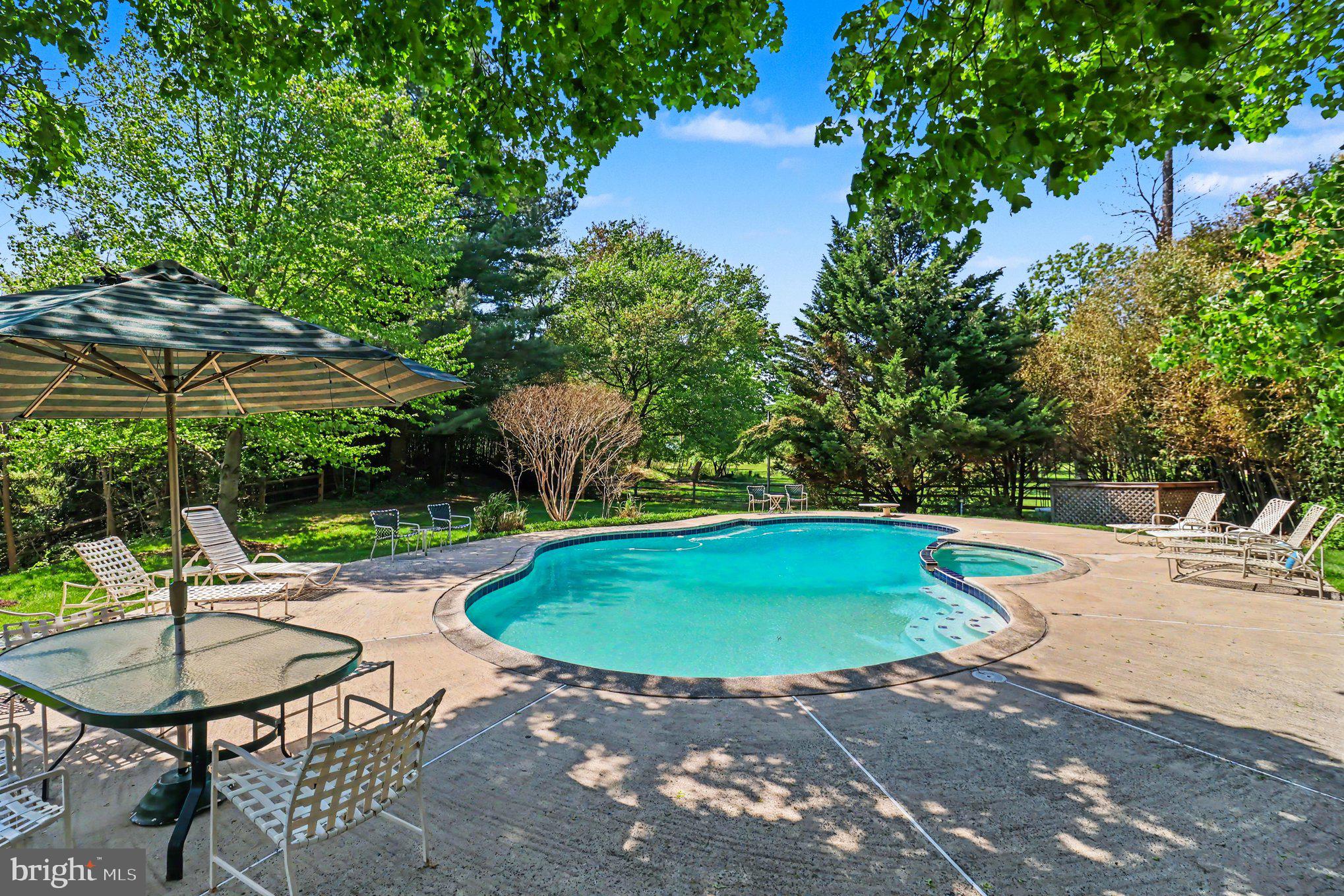 450 DUNDEE DRIVE