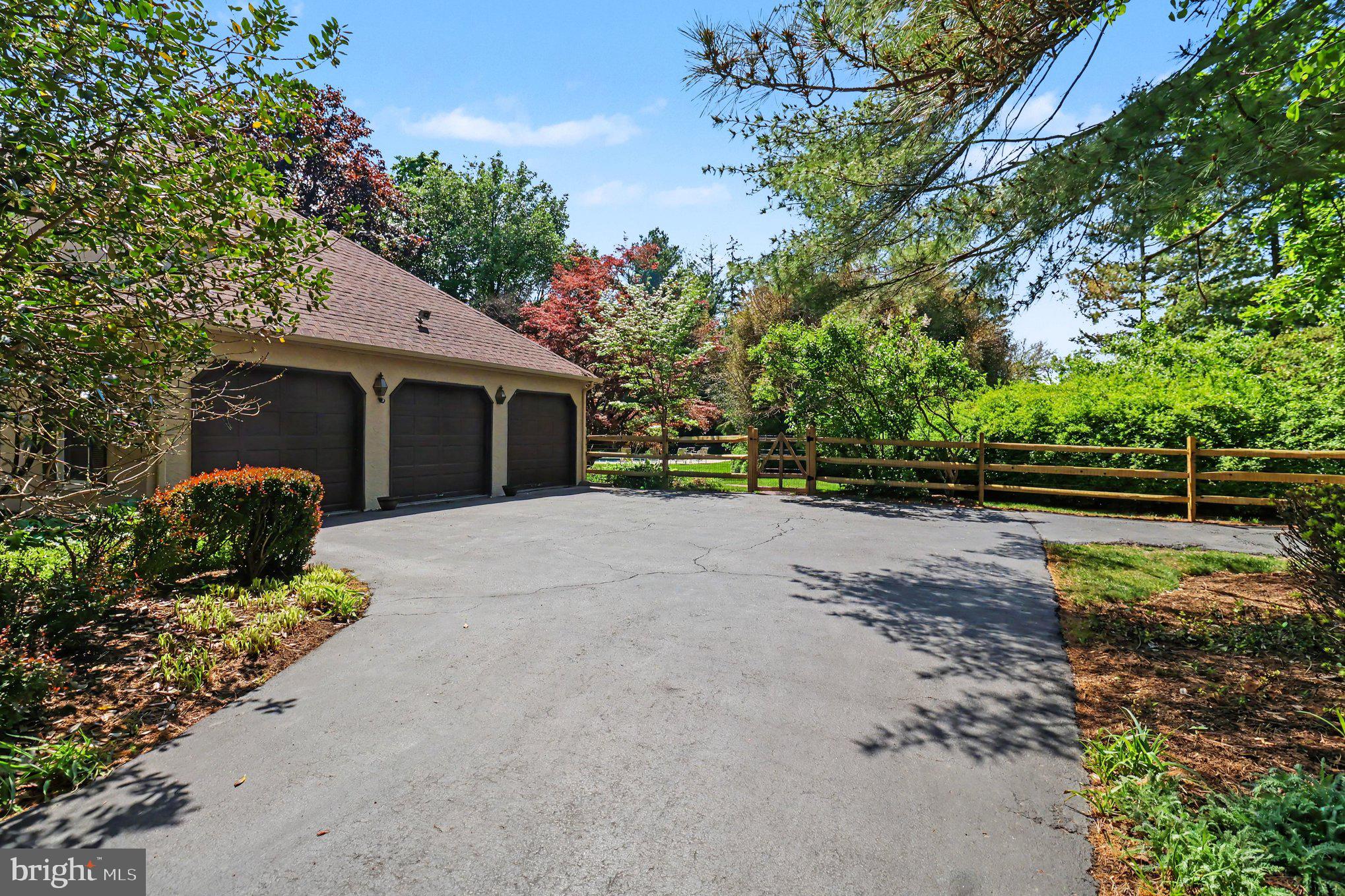450 DUNDEE DRIVE