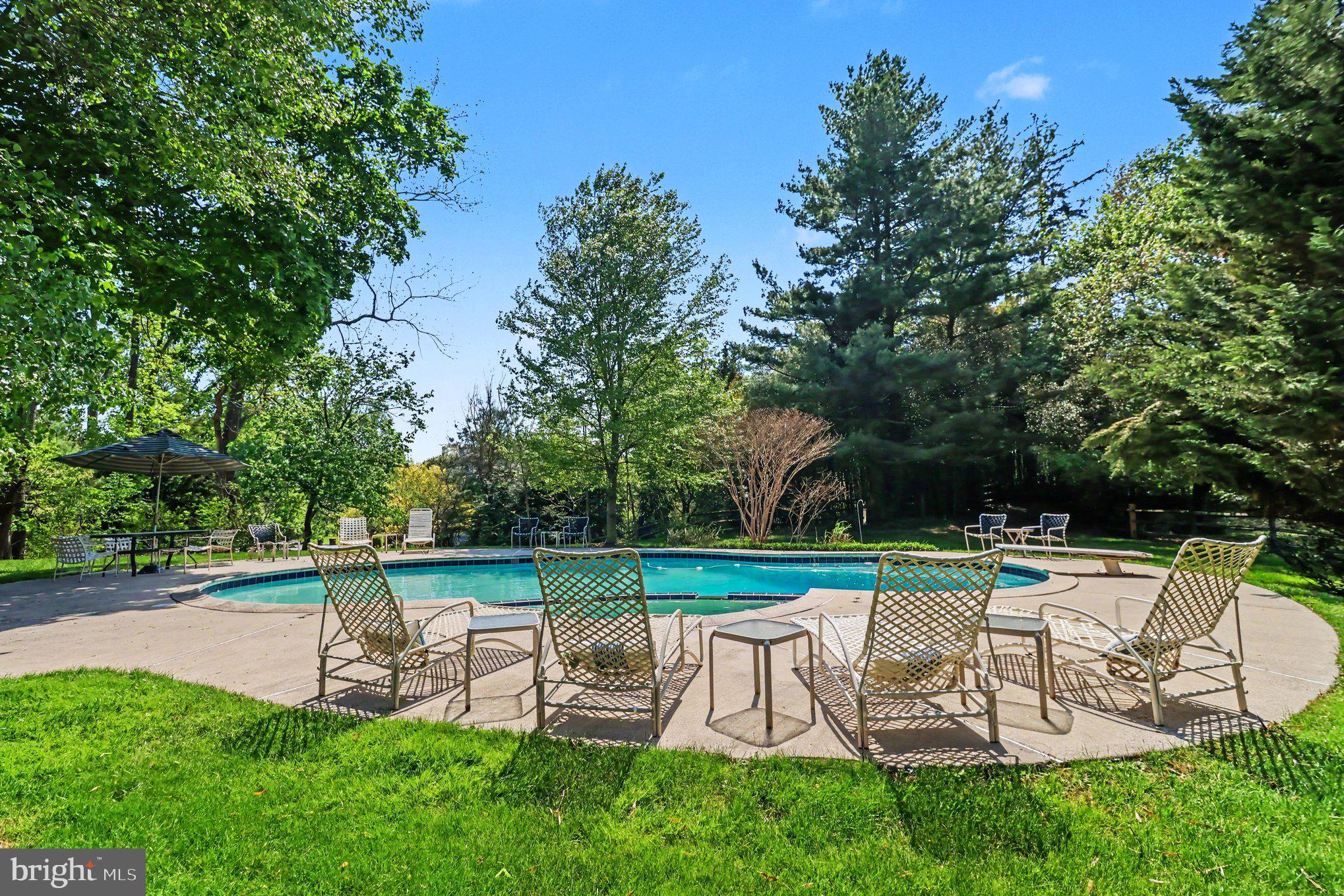 450 DUNDEE DRIVE