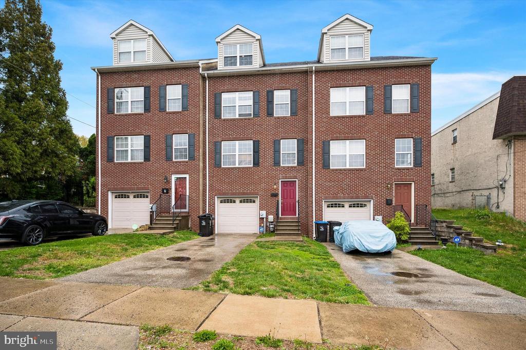 9 E ROBERTS STREET