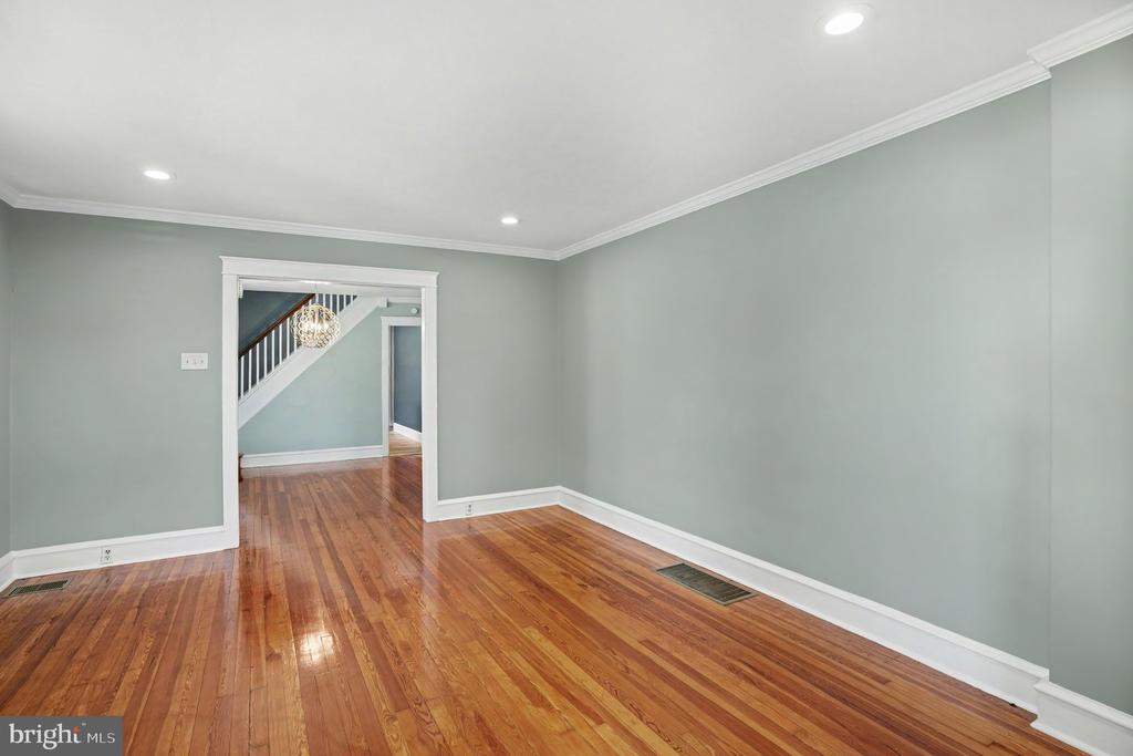 210 E 11TH AVENUE