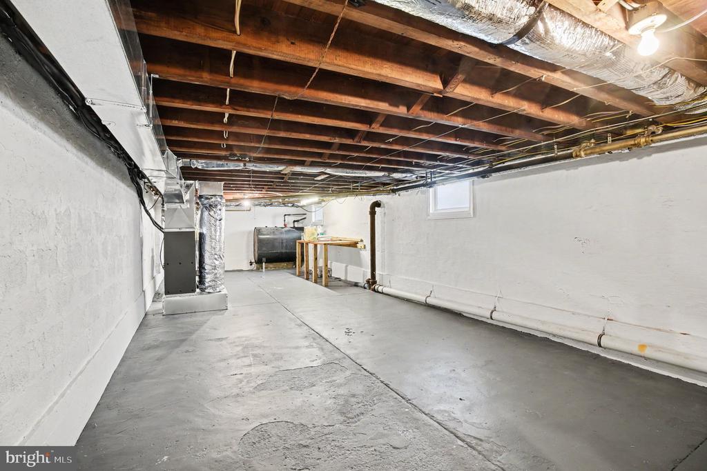 210 E 11TH AVENUE
