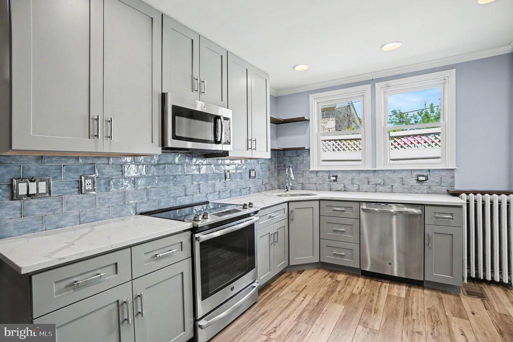 210 E 11TH AVENUE