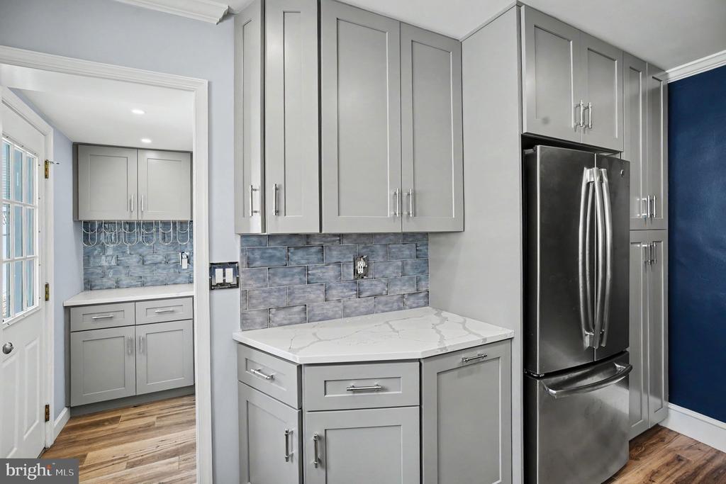 210 E 11TH AVENUE